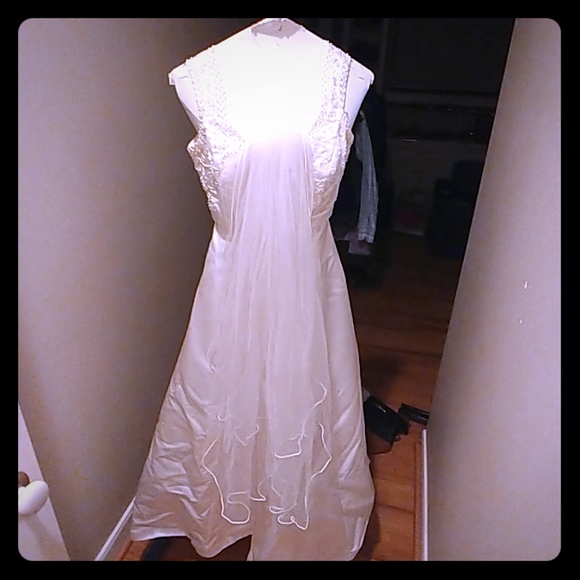 Mon Cherie wedding dress - Picture 1 of 6